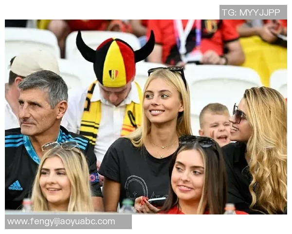 摩洛哥足球明星太太团的魅力与风采展现足球场外的精彩生活