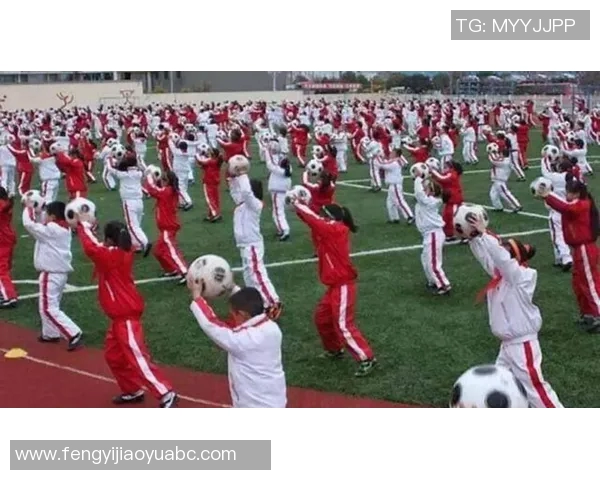 足球明星与中国舞女孩的梦幻合作展现青春活力与艺术魅力 足球明星与中国舞女孩的梦幻合作展现青春活力与艺术魅力