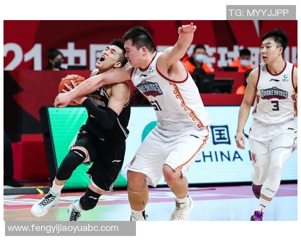 成都篮球队以65分领跑杯赛积分榜展现强劲实力和夺冠希望